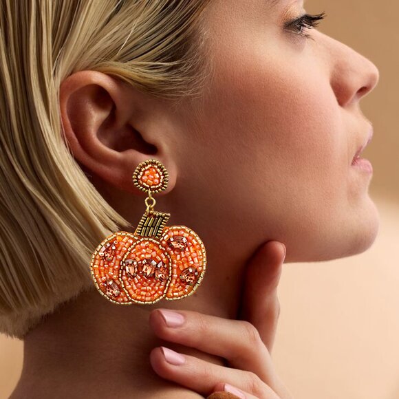 Gorgeous Austrian Crystal Seed Beaded Autumn Thanksgiving Pumpkin Earrings - Picture 2 of 3